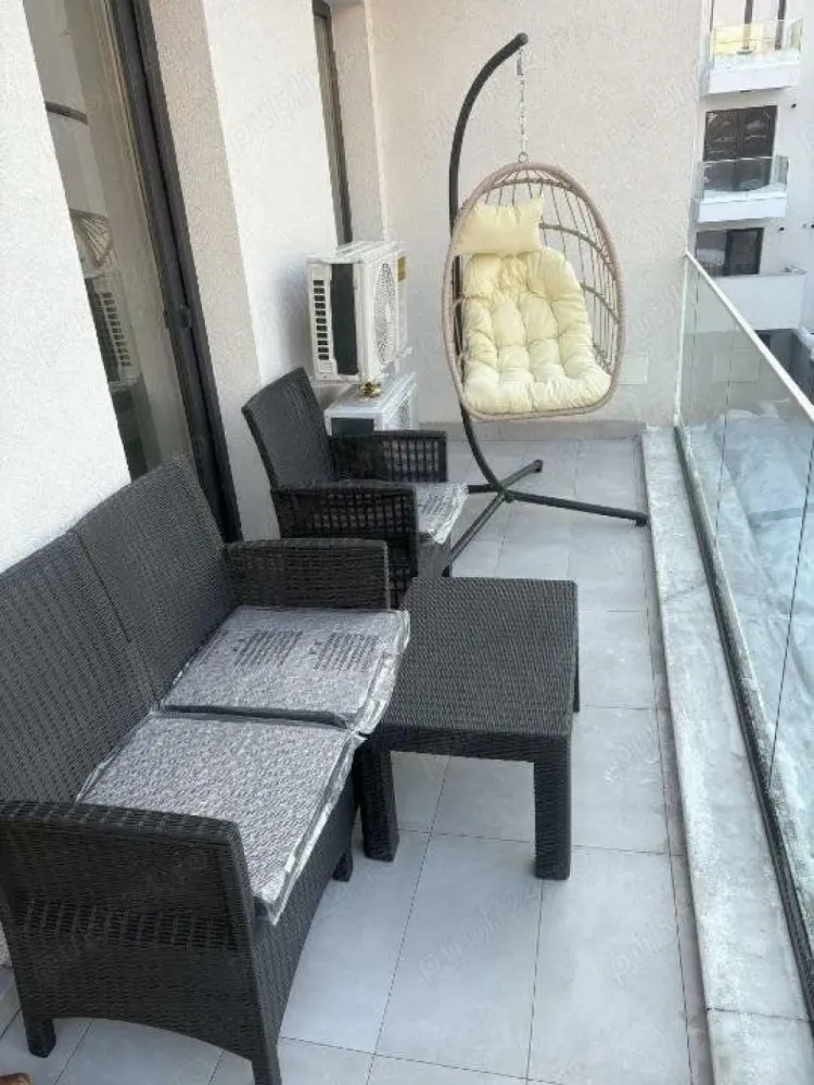 BRASADAS închiriază ap 2 cam. terasa, bloc NOU lux, UNIRII. - Agenția imobiliara BRASADAS închiriază apartament NOU cu 2 camere, complex rezidential, zona ultracentrala, langa Manastirea Antim, zona foarte linistita, in imediata vecinatate a Palatului Parlamentului. Este un apartament mobilat si utilat complet: iti aduci doar hainele !!! Este la prima inchiriere, mobila si electrocasnicele sunt noi ! Mobilat de lux, 2 grupuri sanitare, terasa mare, incalzire in pardoseala, bucatarie dotata, plita gaz, cuptor electric, cuptor microunde, combina frigorifica, masina spalat cu uscator, multiple dotari. Apartamentul este in proxima apropiere a Palatului Parlamentului, ministere, Piata Unirii, cu acces imediat la zonele de interes si mijloacele de transport in comun. Loc parcare resedinta.