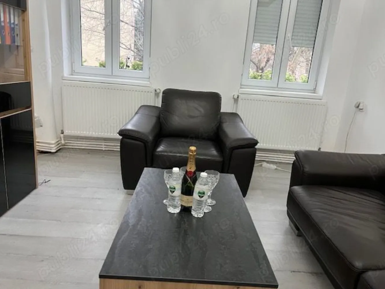 BRASADAS închiriază ap 2 cam etaj 1/2 in vila pe Victoriei. - Agenția imobiliara BRASADAS închiriază apartament cu 2 camere , 65mp. ultracentral sector 1 , Calea Victoriei in vila fara bulina, et. 1, mobilat, centrala proprie, renovat, + loc parcare 20mp in curte , cu garantie , ideal firma sau locuit.