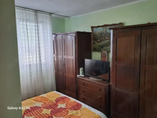 Vand apartament 3 camere