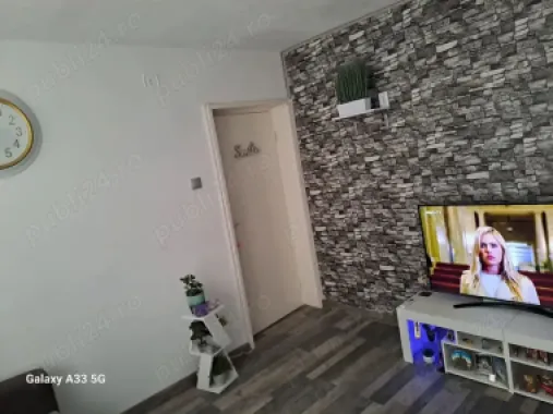 Vand apartament 3 camere