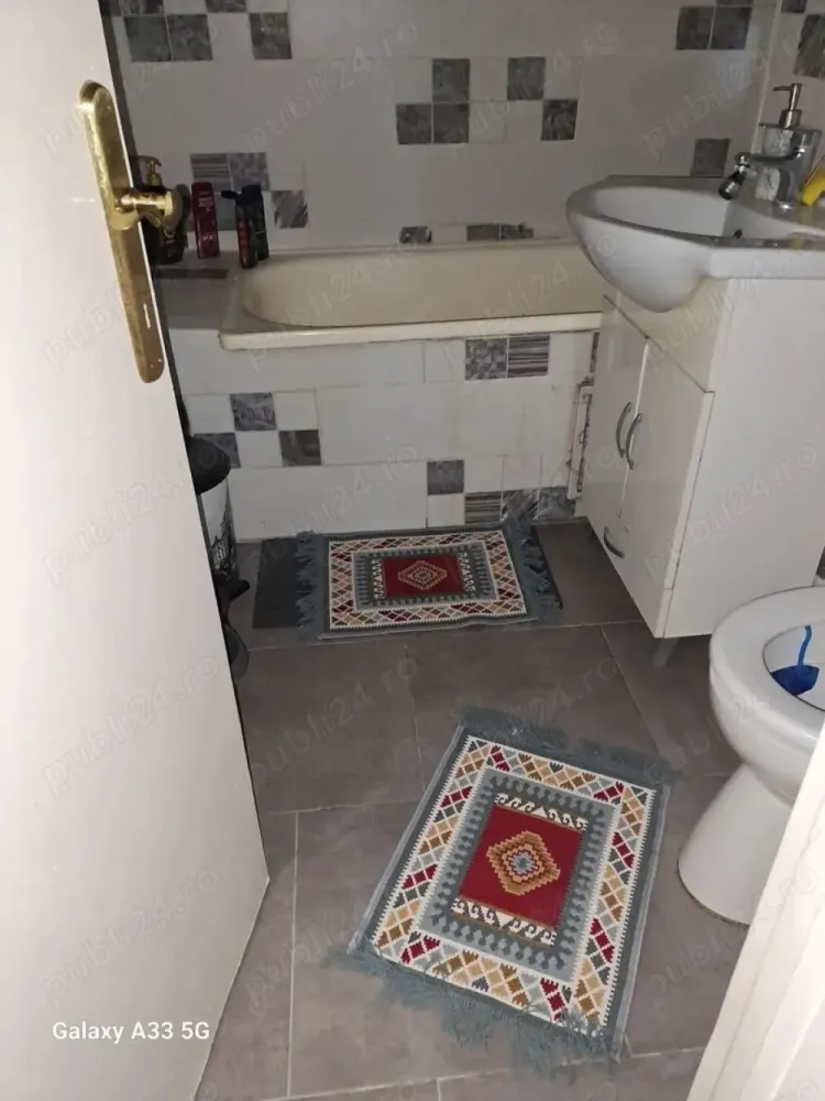Vand apartament 3 camere
