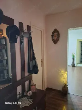 Vand apartament 3 camere