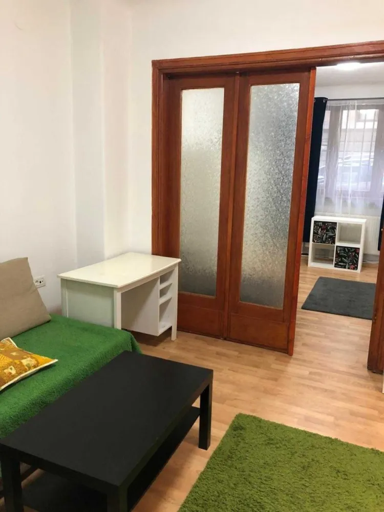 OFERTA!!! Închiriez apartament 2 camere zona Biserica Armenească - Închiriez Ap 2 camere zona Biserica Armenească 400 euro/luna exclus animale de companie