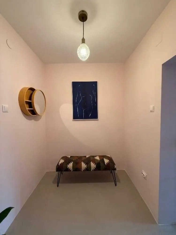 Cismigiu - parc Cazzavillan-2 camere-65 mp - Prima inchiriere, renovat 2025- totul nou direct proprietar apartament zona Cismigiu, langa parcul Cazzavillan 2 camere- 60mp+5 mp balcon etaj 2, bloc din 1973 750 â‚Ź- contract inregistrat dotari: masina de spalat rufe, masina spalat vase, AC