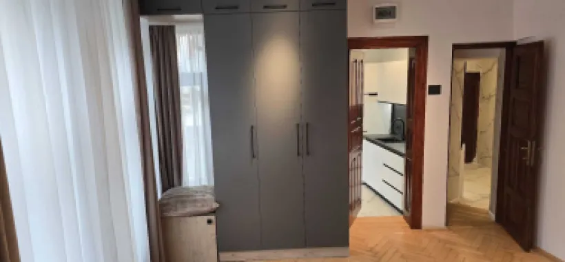 Inchiriez 2 camere, zona Vasile Lascar - Dacia