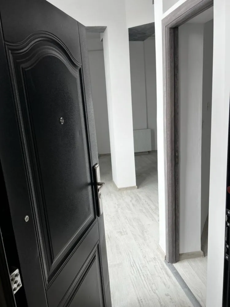 Apartament 2 camere De inchiriat zona magheru piata romana