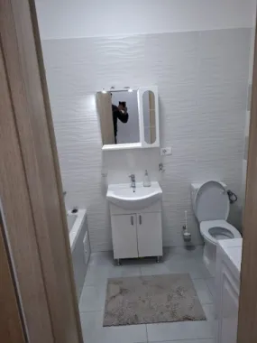 BRASADAS închiriază garsoniera 5/5 LIFT PARCARE pe Binelui.