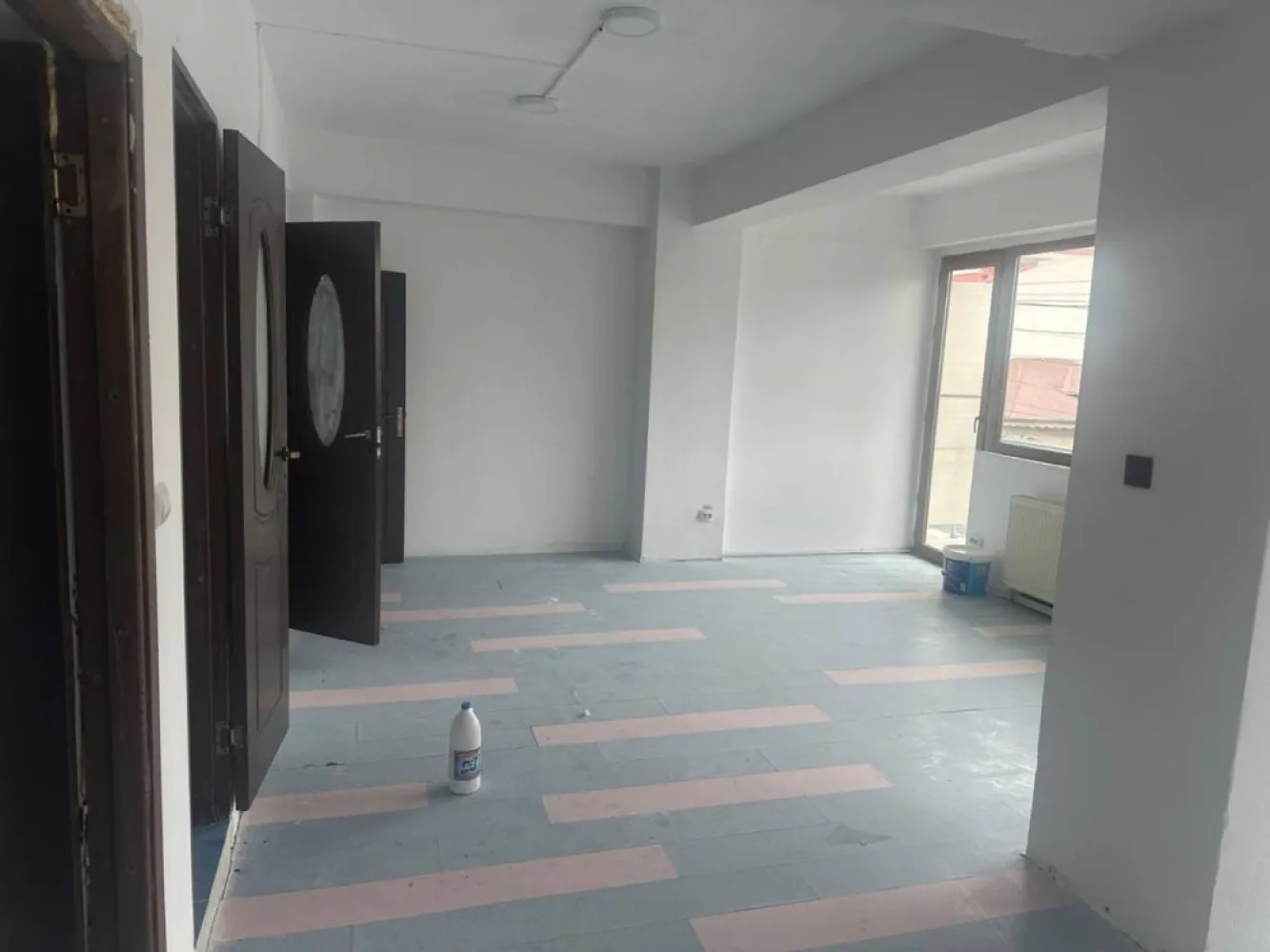 BRASADAS închiriază vila cu 20 camere in zona Bucur Obor. - Agenția imobiliara BRASADAS închiriază în zona Bucur Obor vila demisol+parter+3 etaje, 20 de camere cu baie proprie, pretabil hotel, clinica medicala, homecare, Pentru mai multe oferte accesați www.brasadas.com.