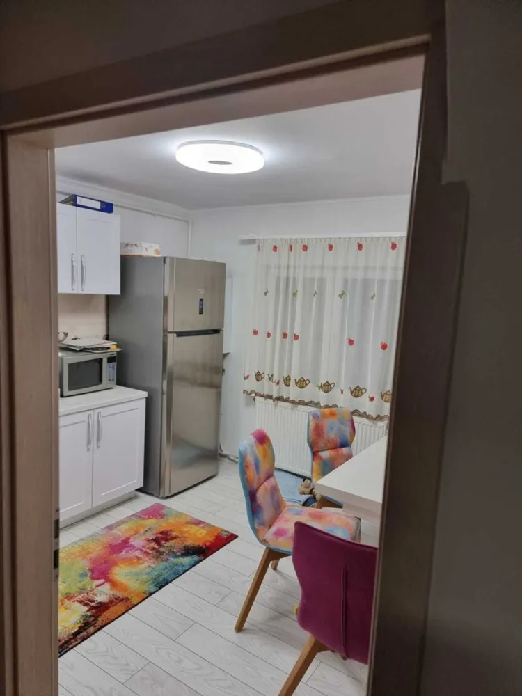 BRASADAS vinde ap cam etaj 2/4 in Micro 16. - Agenția imobiliara BRASADAS vinde apartament cu 3 camere, bucatarie mare, baie cu geam si instalatie sanitara Romstal, 2 camere detin balcon iar balconul de la living detine și un spațiu de depozitare foarte încăpător, în living este AC. Instalația electrica a fost schimbata in totalitate apartamentul renovat in 2019 este situat pe FĂGĂRAȘULUI F10 etaj 2 partea cu Gelert Sandor. Scara renovata,curata cu interfon, pe etaj fiind două apartamente, in subsol detinem un spatiu mare cu geam in care se poate amenaja beci. Persoana fizica exclus colaborari cu agentii imobiliare.Blocul este izolat termic. Pentru mai multe oferte accesați www.brasadas.com.