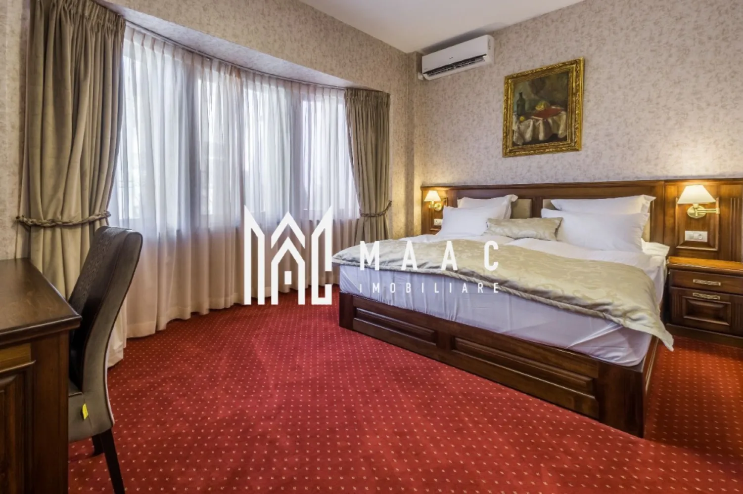 Vila 10 camere | Oportunitate investitie I Ultracentral - Maac Imobiliare vă propune spre vânzare o proprietate unică – o vilă elegantă, recent construită, amplasată în inima orașului, în zona istorică.Cu un design modern, finisaje premium și multiple dotări de top, acest imobil este ideal atât pentru locuință, cât și pentru activități comerciale (birouri, clinică, HORECA). Proprietatea cuprinde, la parter-4 camere , fiecare cu baie proprie, hol larg, grup sanitar de serviciu, spațiu tehnic, casa scării; etajul1-3 camere, fiecare cu baie proprie si balcon, terasa inchisa; etaj mansardat -3 camere, fiecare cu baie proprie si balcon comun pe hol. Interiorul aduce o nota de eleganta si rafinament data de finisajele exceptionale (mobilier din lemn de cires, pardoseala din marmura de calitate superioara, mocheta de trafic intens) dar si de dotari: incălzire în pardoseală (sistem UPONOR), climatizare individuala si internet prin cablu in fiecare camera, supraveghere video, sistem de acces ASSA-ABLOY cu card, etc In curte exista o constructie separata – cca 80 mp, ce poate fi folosita ca sala de conferinta, loc de luat masa, etc Exista posibilitatea de a fi instalat lift, exterior. Curtea este amenajata cu mobilier de grădină italian. Actualmente, proprietatea funcționează în prezent ca unitate hotelieră, dar este perfect adaptabilă și pentru reședință privată de lux, sediu de firmă /spații de birouri, clinică medicală, etc Pentru mai multe detalii va rugam specificati telefonic ID: CP2721541 }}