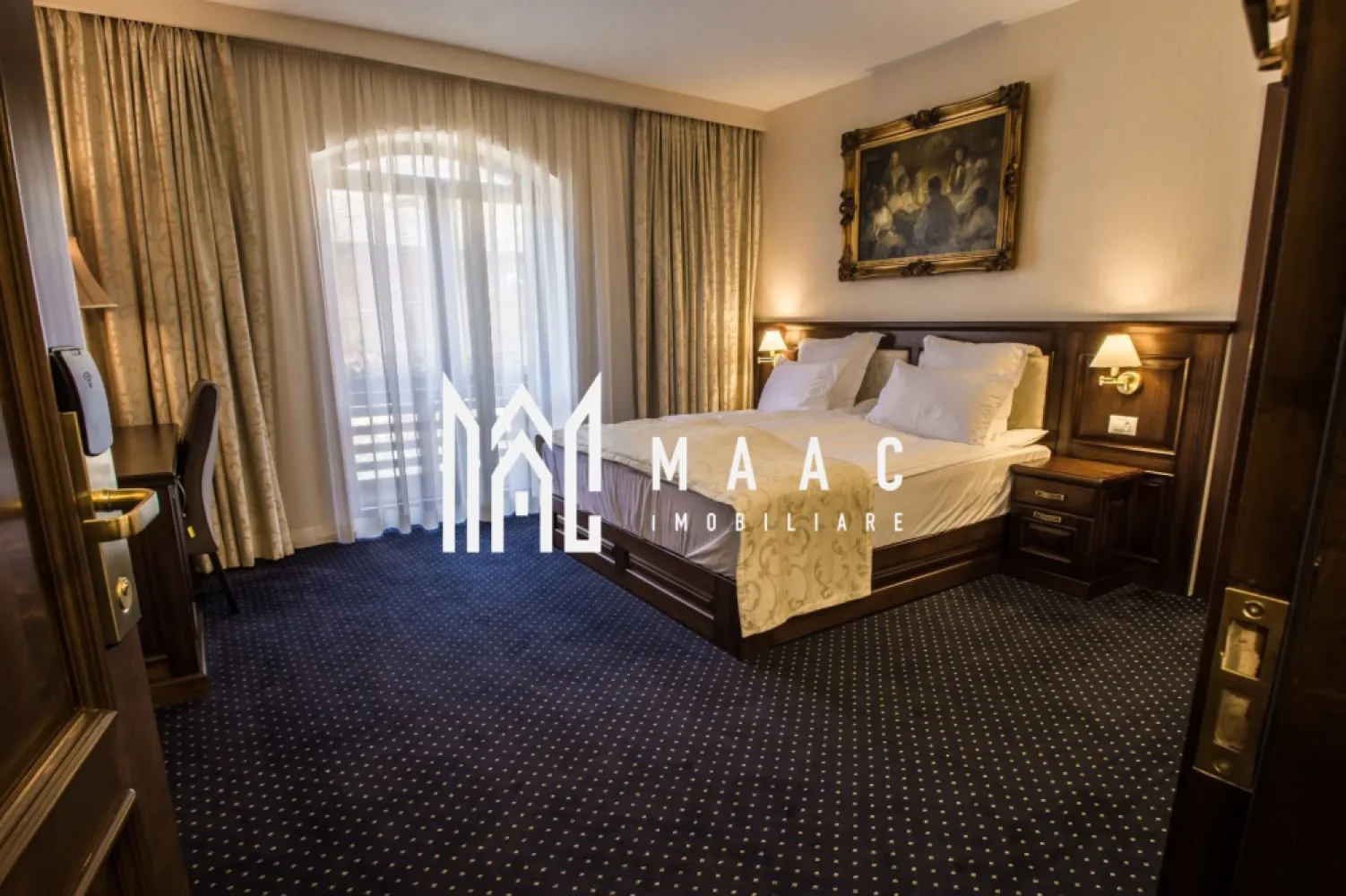 Vila 10 camere | Oportunitate investitie I Ultracentral - Maac Imobiliare vă propune spre vânzare o proprietate unică – o vilă elegantă, recent construită, amplasată în inima orașului, în zona istorică.Cu un design modern, finisaje premium și multiple dotări de top, acest imobil este ideal atât pentru locuință, cât și pentru activități comerciale (birouri, clinică, HORECA). Proprietatea cuprinde, la parter-4 camere , fiecare cu baie proprie, hol larg, grup sanitar de serviciu, spațiu tehnic, casa scării; etajul1-3 camere, fiecare cu baie proprie si balcon, terasa inchisa; etaj mansardat -3 camere, fiecare cu baie proprie si balcon comun pe hol. Interiorul aduce o nota de eleganta si rafinament data de finisajele exceptionale (mobilier din lemn de cires, pardoseala din marmura de calitate superioara, mocheta de trafic intens) dar si de dotari: incălzire în pardoseală (sistem UPONOR), climatizare individuala si internet prin cablu in fiecare camera, supraveghere video, sistem de acces ASSA-ABLOY cu card, etc In curte exista o constructie separata – cca 80 mp, ce poate fi folosita ca sala de conferinta, loc de luat masa, etc Exista posibilitatea de a fi instalat lift, exterior. Curtea este amenajata cu mobilier de grădină italian. Actualmente, proprietatea funcționează în prezent ca unitate hotelieră, dar este perfect adaptabilă și pentru reședință privată de lux, sediu de firmă /spații de birouri, clinică medicală, etc Pentru mai multe detalii va rugam specificati telefonic ID: CP2721541 }}