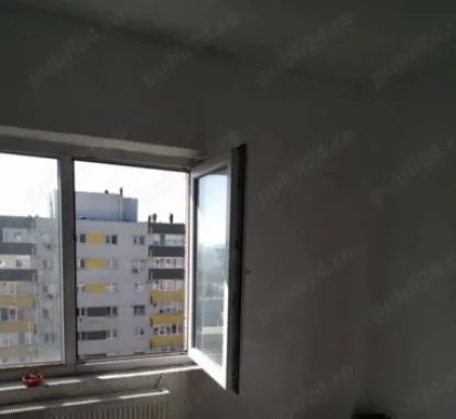 BRASADAS vinde ap 4 cam în Micro 16 la etajul 10/10.