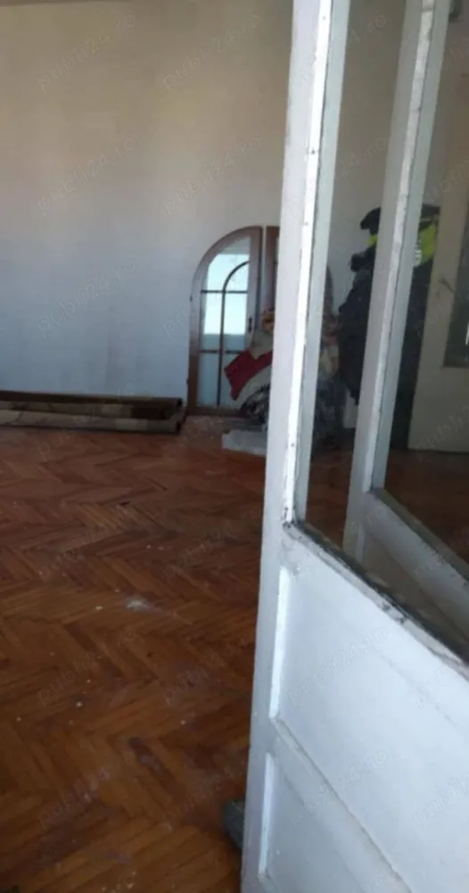 BRASADAS vinde ap 4 cam în Micro 16 la etajul 10/10. - Agenția BRASADAS vinde apartament cu 4 camere decomandat la etajul 10/10 in Micro 16. Blocul este în proces de reabilitare termică. Pentru mai multe oferte accesați www.brasadas.com.