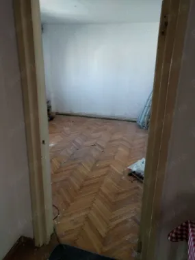 BRASADAS vinde ap 4 cam în Micro 16 la etajul 10/10.