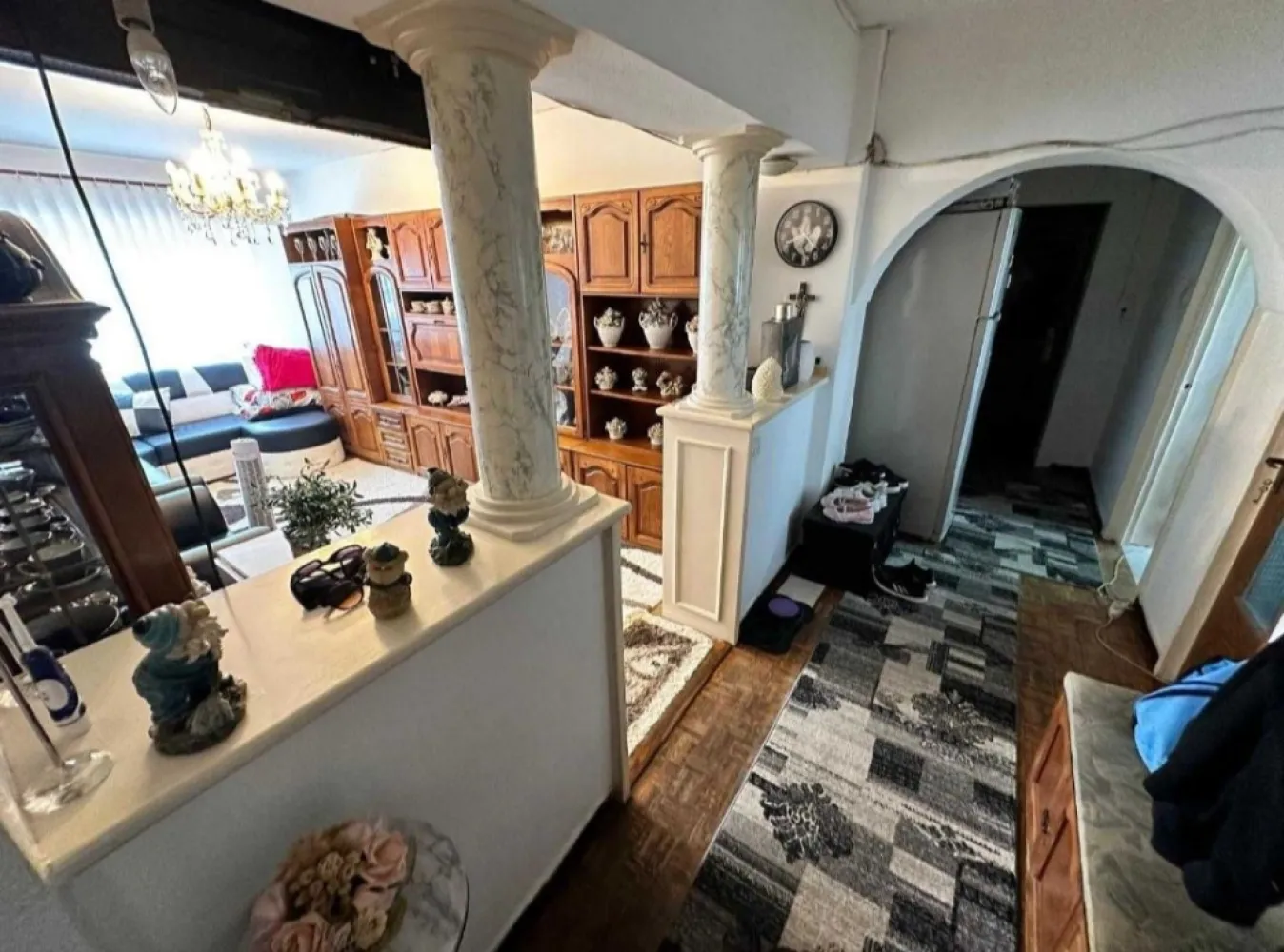 BRASADAS vinde ap 4 cam 90mp etaj 7/8 BCA Careiului M16. - Agenția imobiliara BRASADAS vinde apartament cu 4 camere din BCA, situat pe Drumul Careiului la etajul 7/8. Apartamentul are centrala proprie pe cupru, 119mp, 2 bai cu geam, 2 balcoane, beci, cu lift nou, cu termopane noi, încălzire, având toate punctele de interes la pași distanță (bănci, spații verzi, stații de transport in comun , magazine alimentare, grădinițe, școli) foarte comod. Apartamentul necesita inbunatatire, se poate moderniza pe plac. Se vinde fara mobila. Pentru mai multe oferte accesați www.brasadas.com.