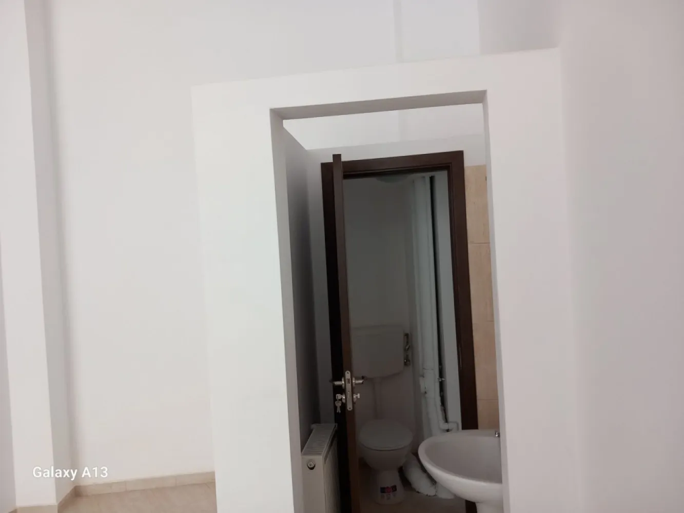 BRASADAS închiriază spatiu comercial RENOVAT Lipscani 120mp. - Agenția BRASADAS închiriază spatiu comercial RENOVAT situat în zona Lipscani, cu centrala termica. Suprafata la parter este de 60 mp. la parter si 60 mp. la demisol. Pentru mai multe oferte accesați www.brasadas.com.