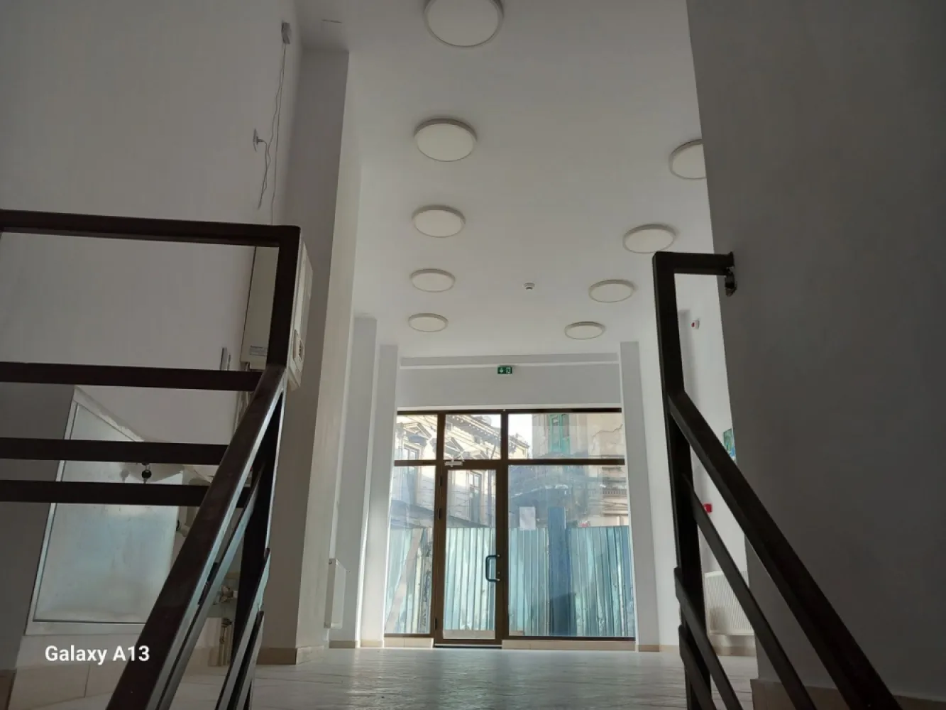 BRASADAS închiriază spatiu comercial RENOVAT Lipscani 120mp. - Agenția BRASADAS închiriază spatiu comercial RENOVAT situat în zona Lipscani, cu centrala termica. Suprafata la parter este de 60 mp. la parter si 60 mp. la demisol. Pentru mai multe oferte accesați www.brasadas.com.