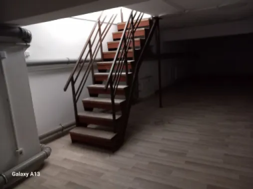 BRASADAS închiriază spatiu comercial RENOVAT Lipscani 120mp.
