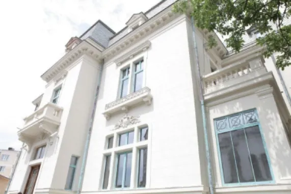 BRASADAS închiriază vila 21 cam UNIRII Birouri exclusive.