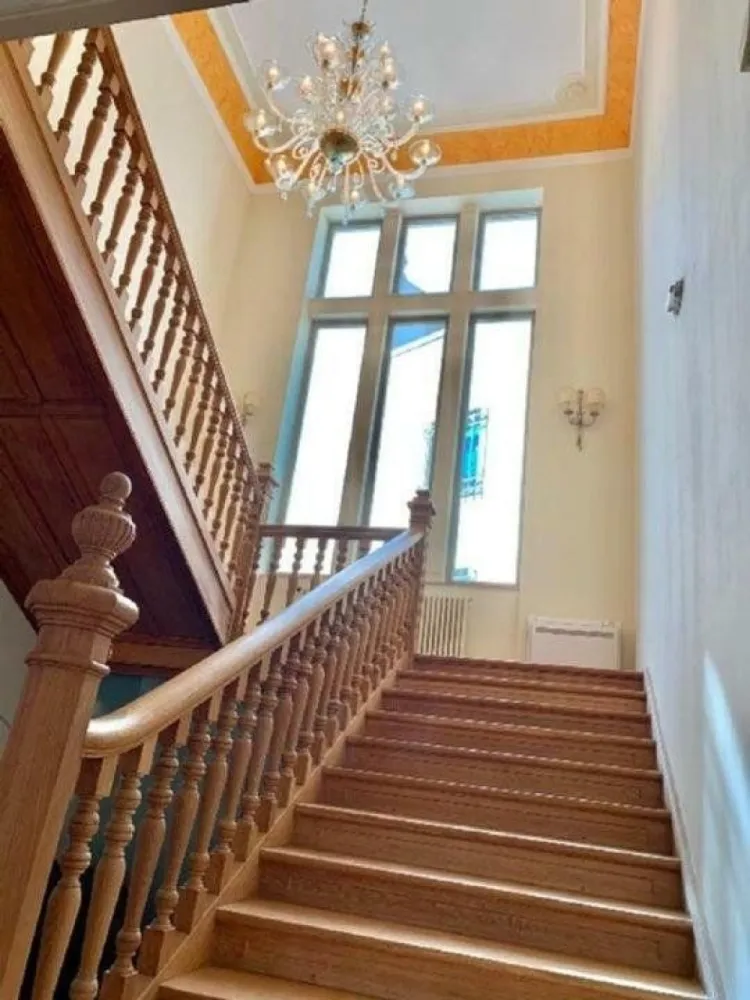 BRASADAS închiriază vila 21 cam UNIRII Birouri exclusive.