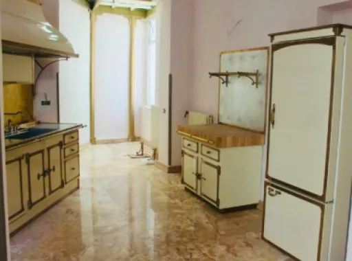 BRASADAS închiriază vila 21 cam UNIRII Birouri exclusive.