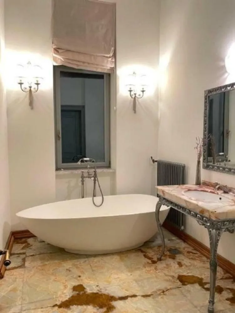 BRASADAS închiriază vila 21 cam UNIRII Birouri exclusive.