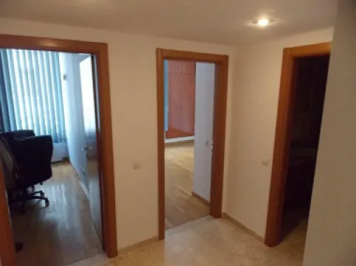 Inchiriez apartament