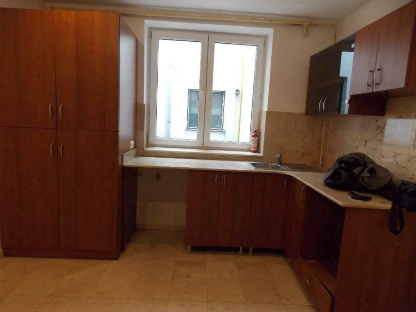 Inchiriez apartament