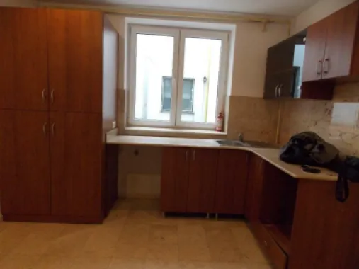 Inchiriez apartament