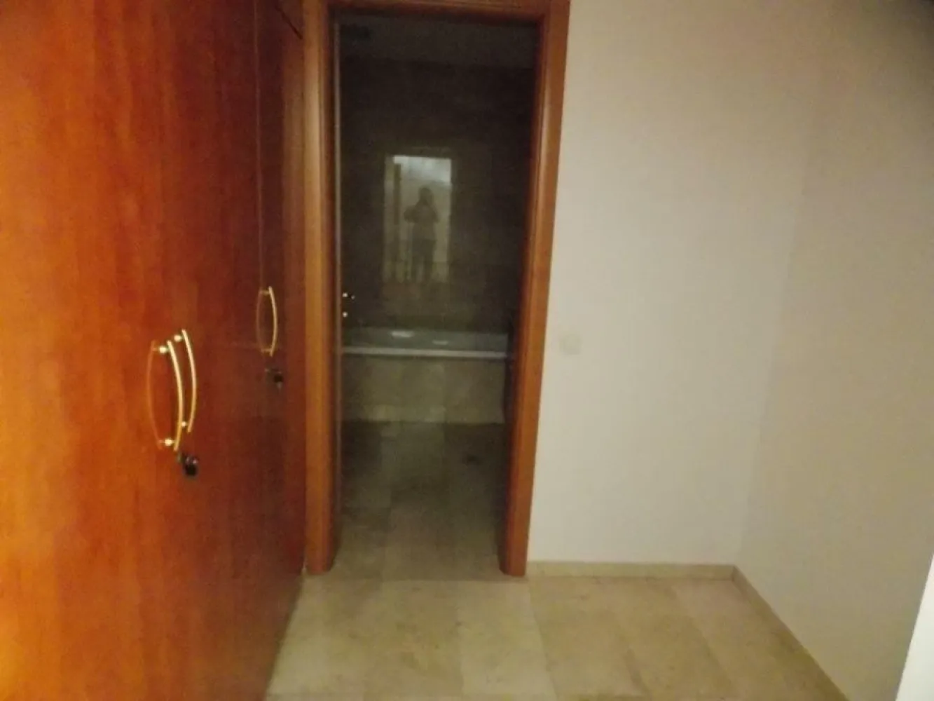 Inchiriez apartament