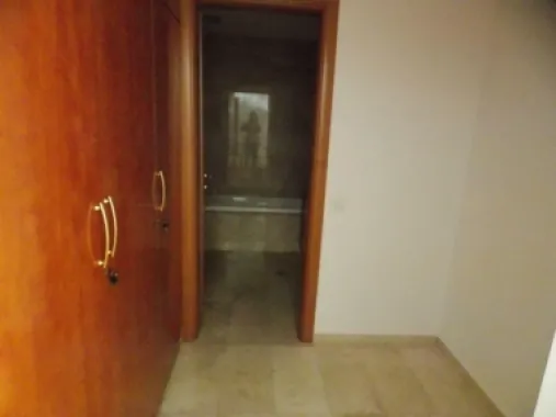 Inchiriez apartament