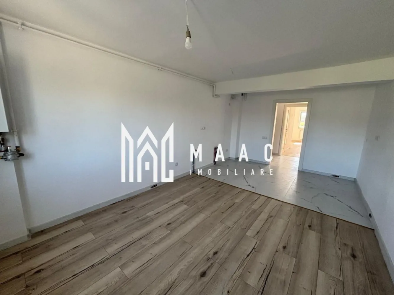 Apartament 2 camere | 46 MPU | | Lift | Lazaret - MAAC Imobiliare vă propune spre vânzare un apartament modern cu 2 camere, cu balcon și predare la cheie, ideal pentru locuit sau investiție! Suprafață utilă: 46 mp Compartimentare eficientă – living luminos, dormitor, bucătărie, baie Balcon spațios – perfect pentru relaxare Predare la cheie – finisaje moderne, de calitate Bloc dotat cu lift – confort și acces facil Loc de parcare disponibil – cu posibilitatea achiziției separate 📍 Localizare avantajoasă – aproape de mijloace de transport în comun și magazine alimentare, într-o zonă liniștită și bine cotată. Pentru mai multe detalii și pentru programarea unei vizionări, vă rugăm să specificați ID-ul anunțului: CP2721106 }}