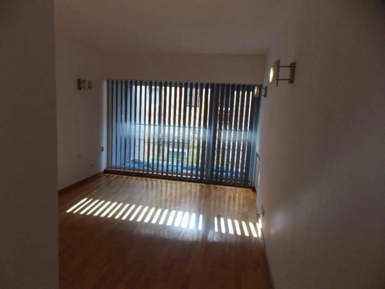 Inchiriez apartament