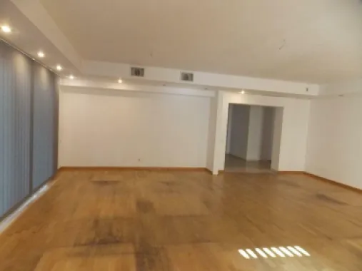 Inchiriez apartament
