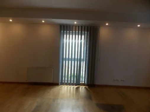 Inchiriez apartament