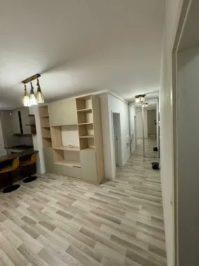 Ag BRASADAS vinde ap 2 cam MOBILAT cu PARCARE Berceni.