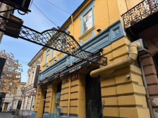 Ag BRASADAS închiriază spatiu comercial CENTRU ISTORIC.