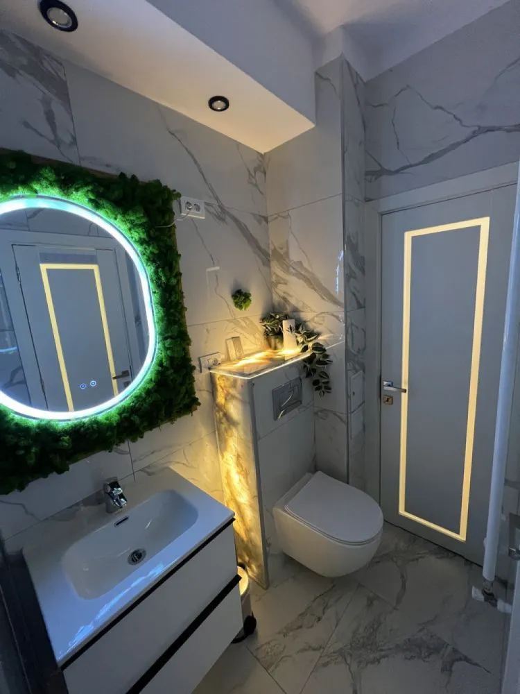 Ag BRASADAS închiriază ap 2 cam Et 2 LUX Centrul Vechi. - Agenția BRASADAS închiriază apartament recent renovat, finalizat acum o săptămâna, cu centrala noua pe condensare, toate necesitățile oferite. Capacitate 4 persoane , canapea extensibila in sufragerie și pat 180x200 în dormitor.Totul este de înaltă calitate și alese cu gust pentru a oferi un confort deplin chiar în inima capitalei , în centrul istoric pe strada Gabroveni 61, cu vedere în spatele blocului, lipsit de gălăgia din centrul vechi. Închiriez pe perioade de scurtă durată, cu utilitățile incluse în pret!! Se percepe garanție și plata lunii în avans. Prețul este pentru o perioada de o lună și repet, cu toate utilitățile incluse în pret! Pentru mai multe oferte accesați www.brasadas.com.