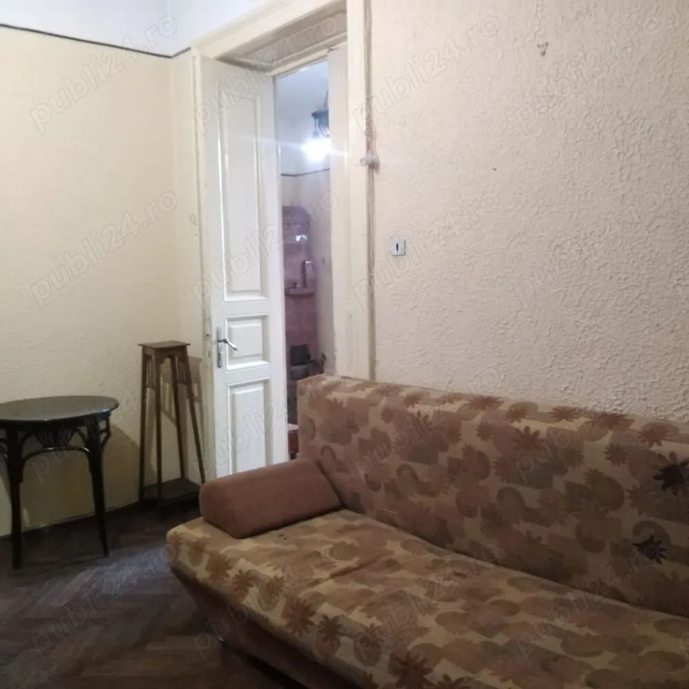 2 camere Unirii Coposu metrou - Particular inchiriez apartament cu 2 camere in vila, zona Piata Unirii - Coposu, apropiere metrou. Loc parcare in curte.