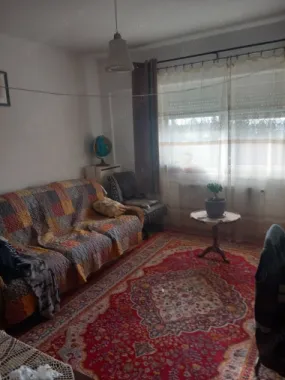 Ag BRASADAS vinde apt. 3 cam etaj 2/4 în Carpați 2.