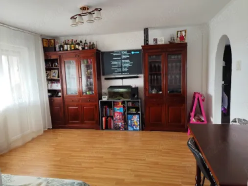 Ag BRASADAS vinde apt 3 cam etaj 4/4 Micro 16.