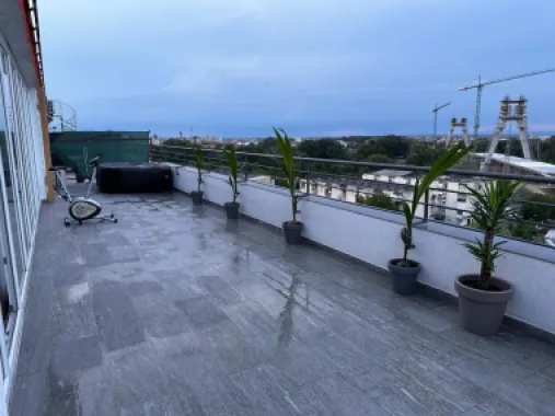 BRASAFAS vinde penthouse lux cu vedere panoramica.