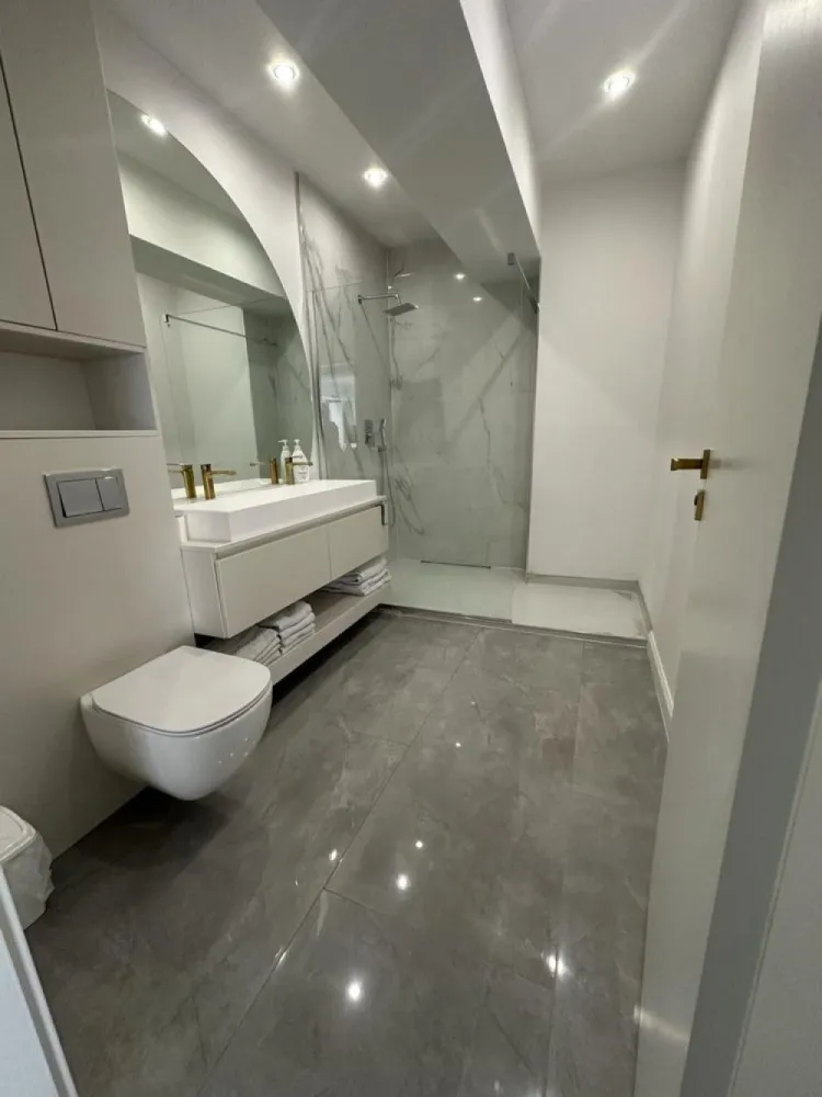 BRASAFAS vinde penthouse lux cu vedere panoramica.