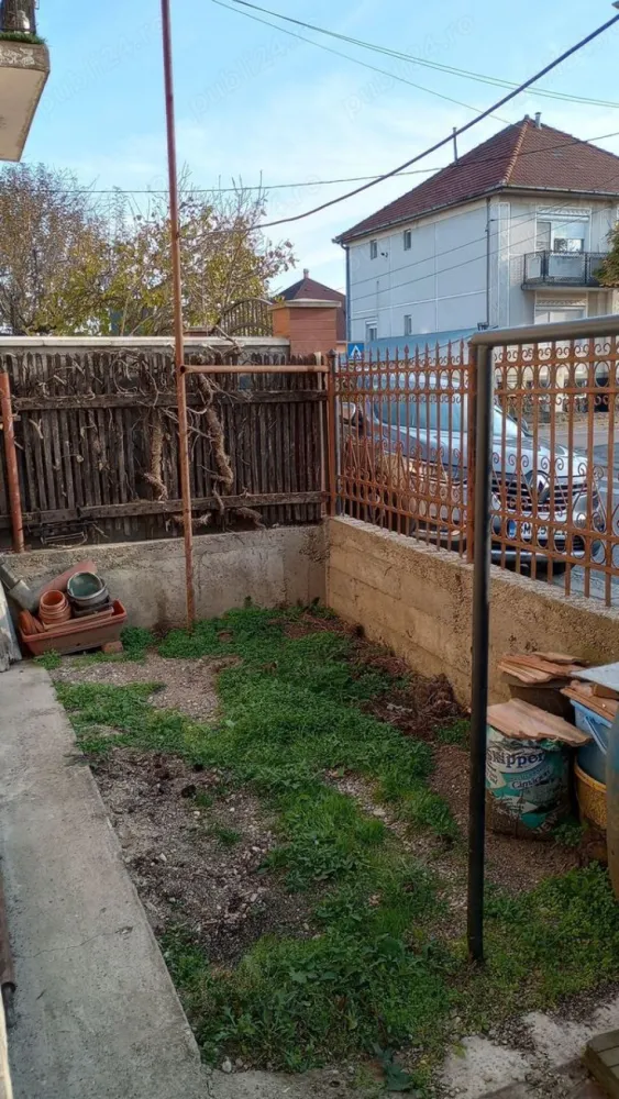Ag BRASADAS vinde apt 3 camere la casa cu teren Axente Sever