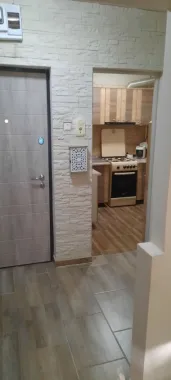 Ag BRASADAS vinde apt 3 camere Carpati 1 PARTER.
