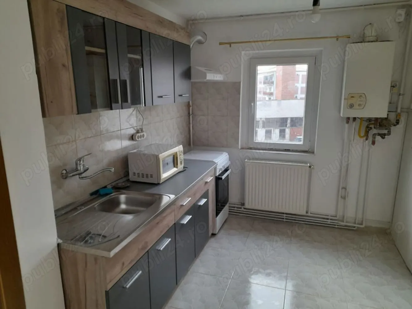 Ag BRASADAS vinde apt 2 cam etaj 3/4 in Micro 16. - Agenția BRASADAS vinde apartament cu 2 camere în micro 16 pe strada Zenit (partea cu scoala) la etajul 3. Apartamentul a fost renovat în totalitate în anul 2024. Instalație electrica și gaz noua, gresie, faianță, instalație sanitare noi, termopane cu plasa de țânțari noi, usi interior noi, ușa metalica noua. Scara curata și închisă. www.brasadas.com.