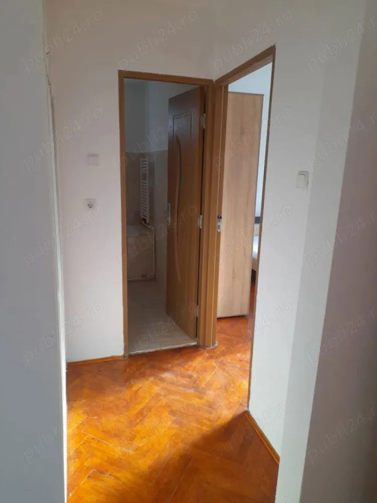 Ag BRASADAS vinde apt 2 cam etaj 3/4 in Micro 16. - Agenția BRASADAS vinde apartament cu 2 camere în micro 16 pe strada Zenit (partea cu scoala) la etajul 3. Apartamentul a fost renovat în totalitate în anul 2024. Instalație electrica și gaz noua, gresie, faianță, instalație sanitare noi, termopane cu plasa de țânțari noi, usi interior noi, ușa metalica noua. Scara curata și închisă. www.brasadas.com.