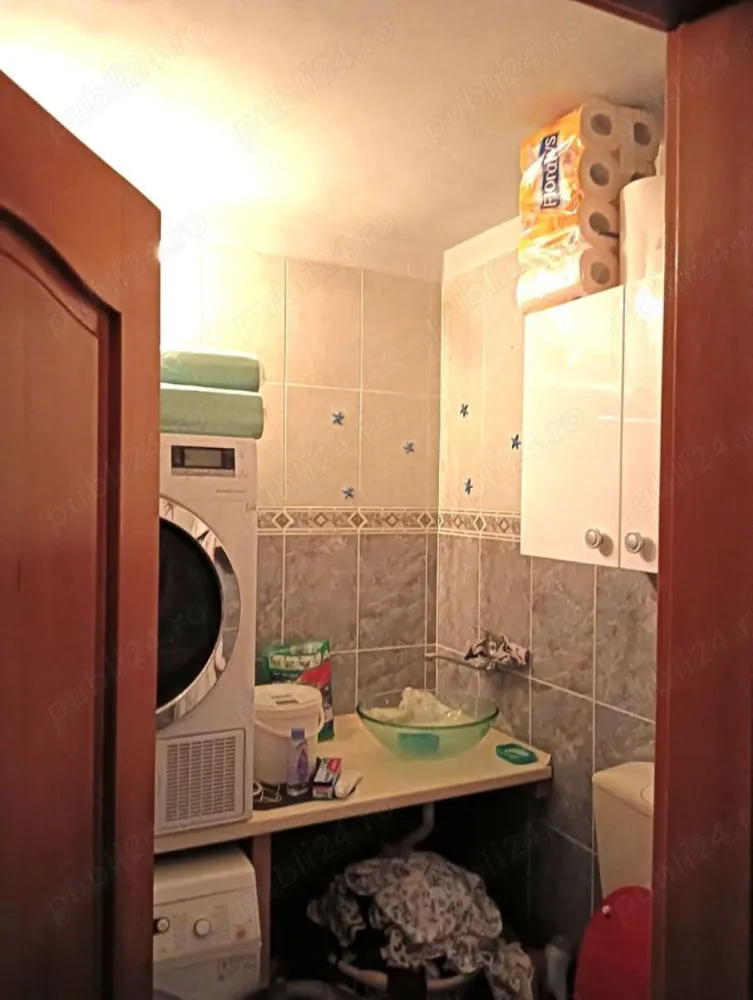 Ag BRASADAS vinde ap 4 cam etaj 3/4 în Micro 16. - Agenția BRASADAS vinde apartament cu 4 camere decomandate in Micro 16 la etajul 3 din 4. Două băi, două balcoane, centrală termică, climă, izolație termică la exterior cu polistiren de 10 cm. Se vinde fara electrocasnice și fără câteva articole de mobilier.