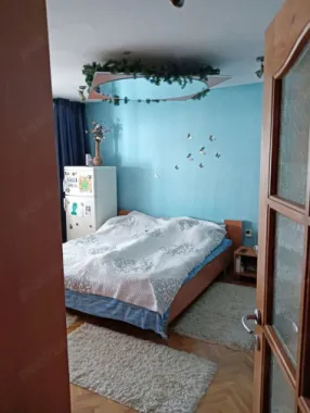 Ag BRASADAS vinde ap 4 cam etaj 3/4 în Micro 16.