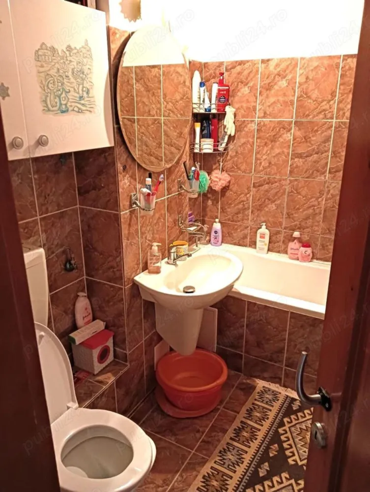 Ag BRASADAS vinde ap 4 cam etaj 3/4 în Micro 16.